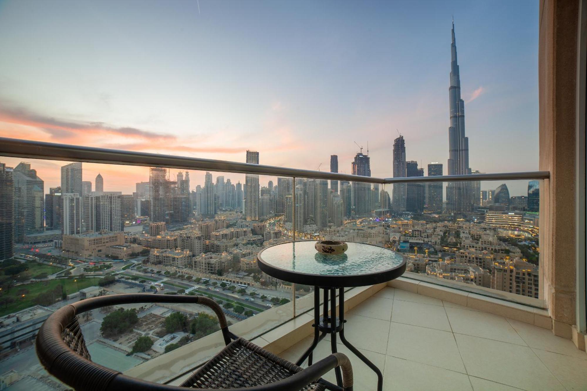 Upgraded Apartment With Stunning Burj Khalifa View Dubai Bagian luar foto