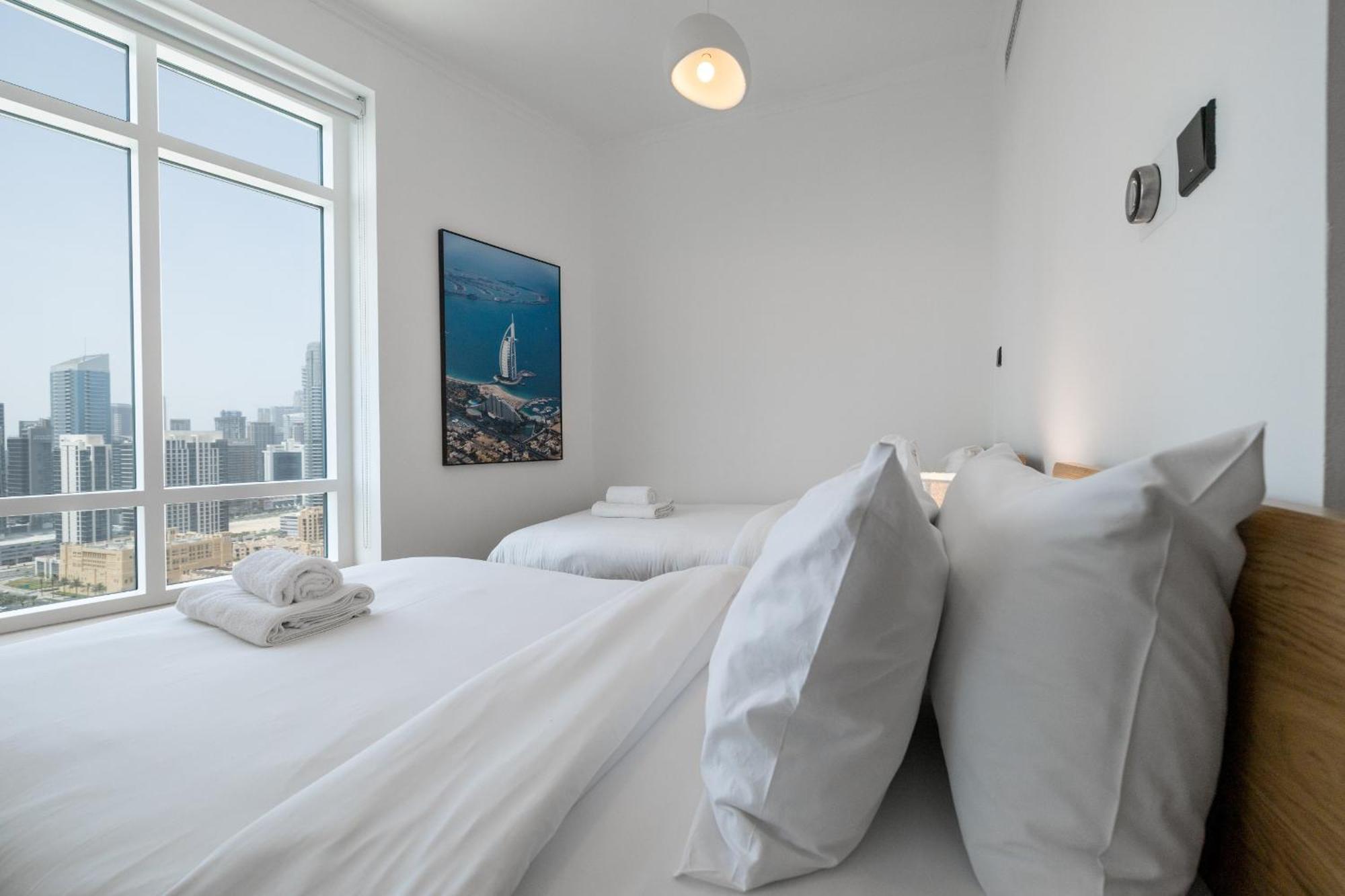 Upgraded Apartment With Stunning Burj Khalifa View Dubai Bagian luar foto