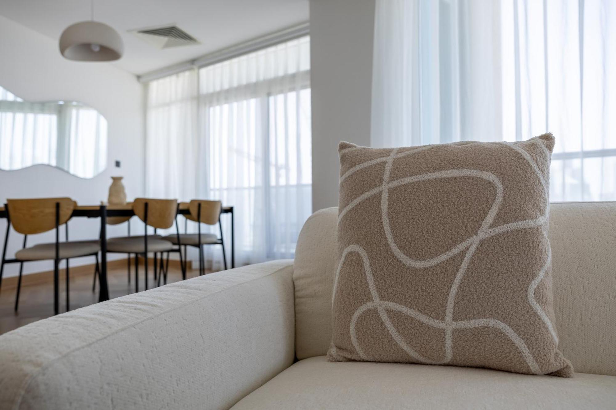 Upgraded Apartment With Stunning Burj Khalifa View Dubai Bagian luar foto