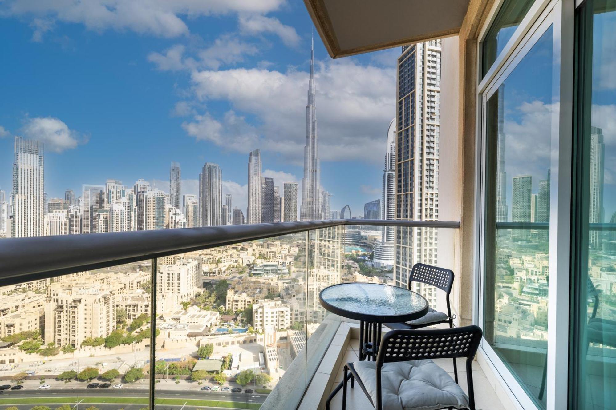 Upgraded Apartment With Stunning Burj Khalifa View Dubai Bagian luar foto
